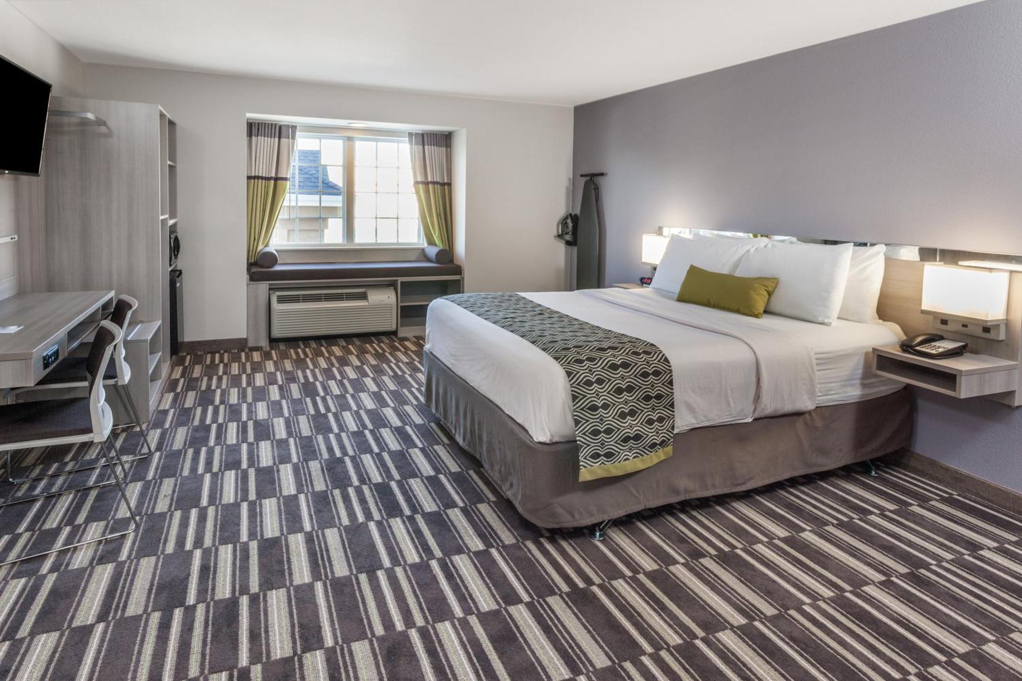 Microtel Inn & Suites By Wyndham West Fargo Near Medical Center Room photo